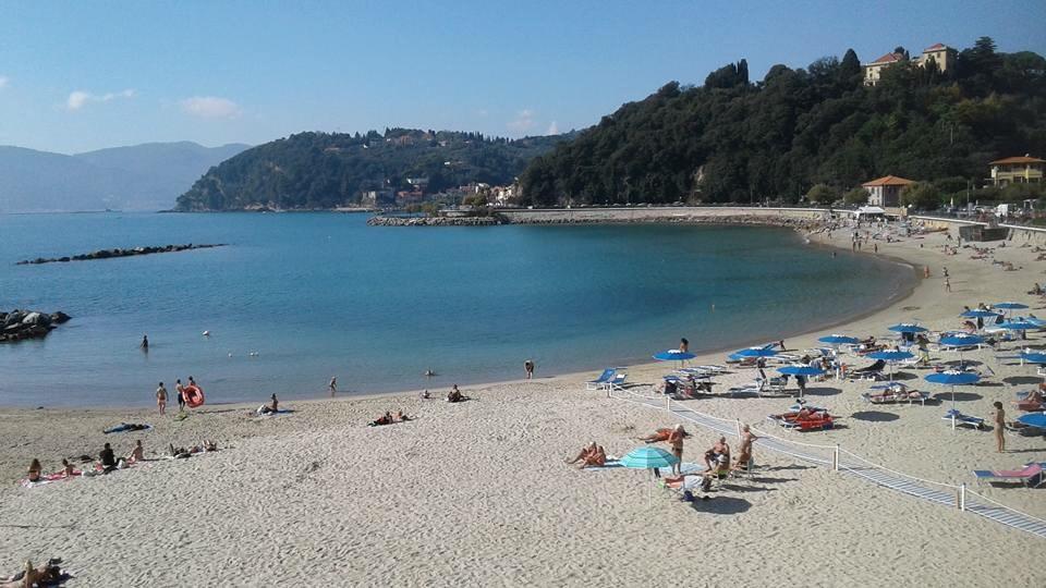Affittacamere La Baia Di Леричі Екстер'єр фото